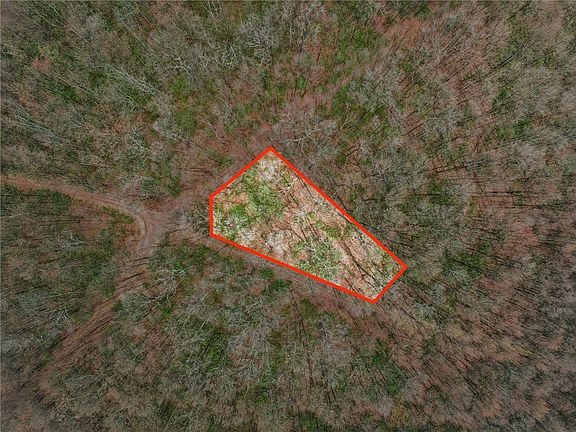 2nd image of 586 Zermatt Rd