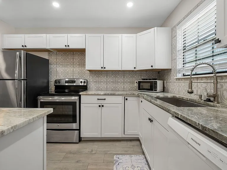 723 E Tennessee St #B — Photo 10