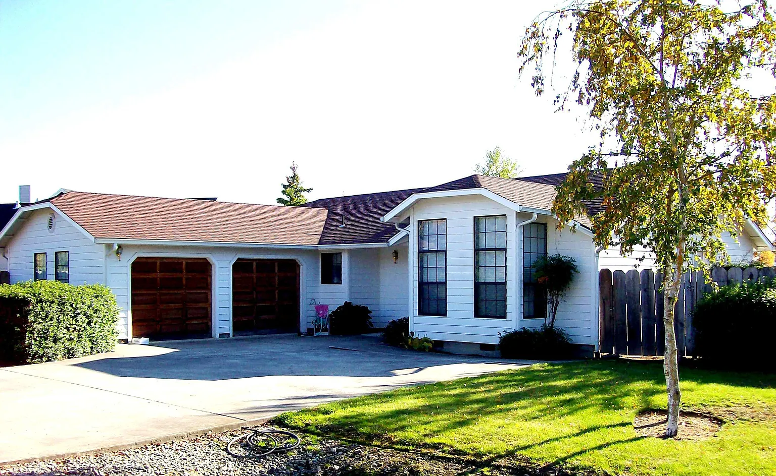 1044 Mesman Dr photo 1