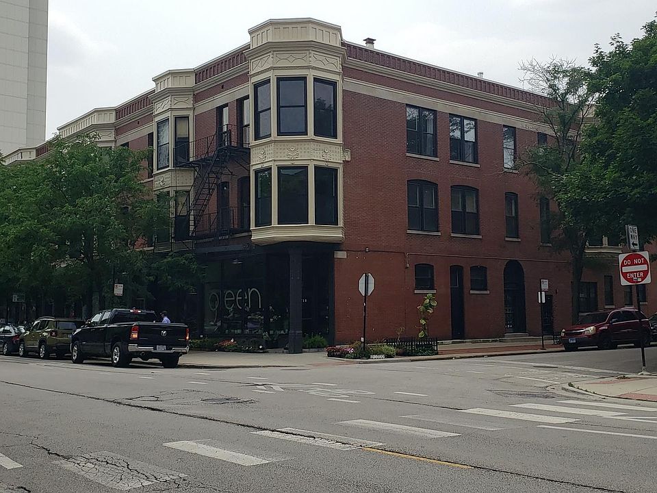 1st image of 207 W Saint Paul Ave APT 2E
