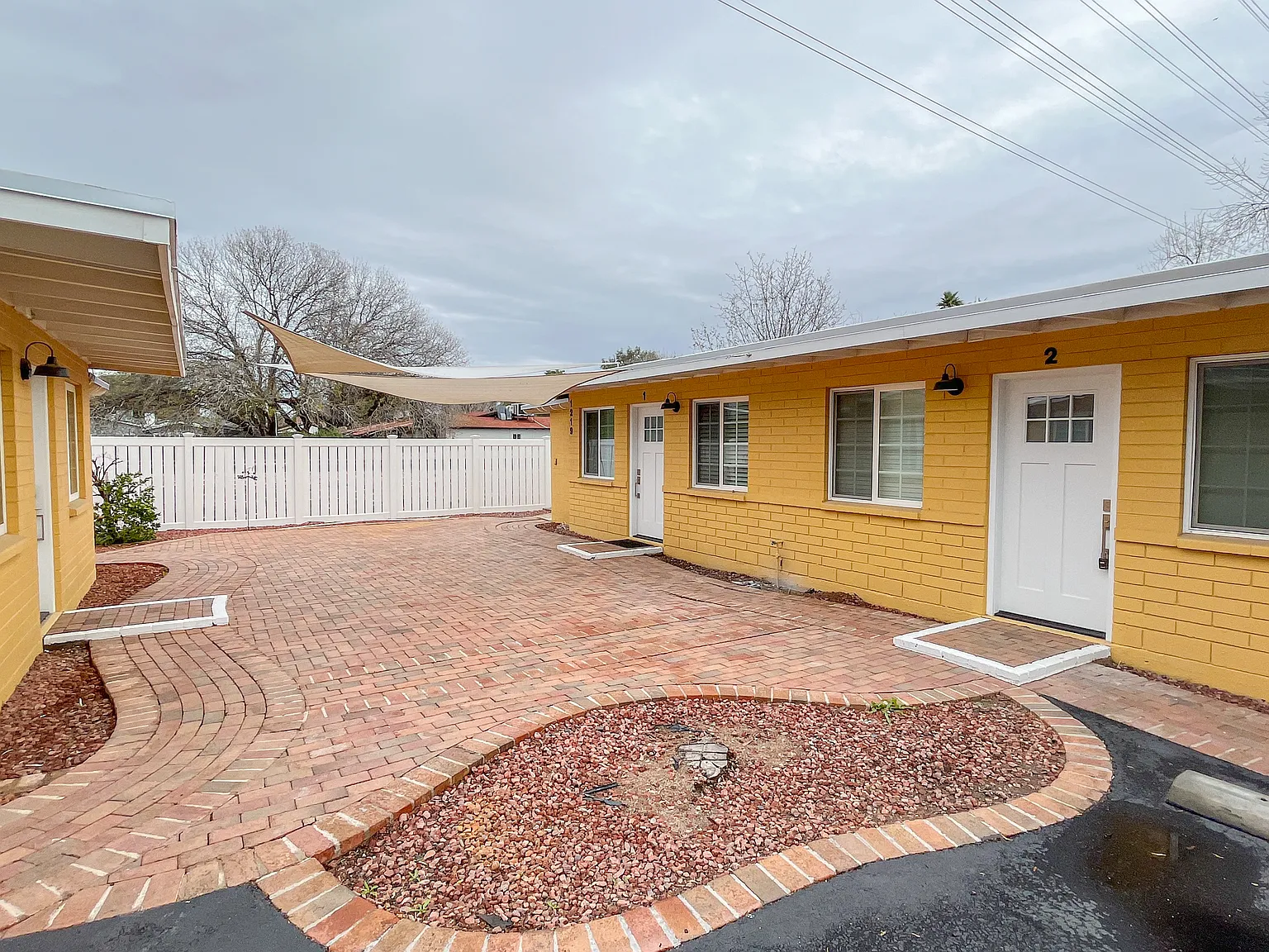 1219 S Farmer Ave — Photo 2