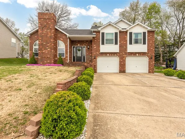 34 Windermere Dr, Glen Carbon, IL 62034