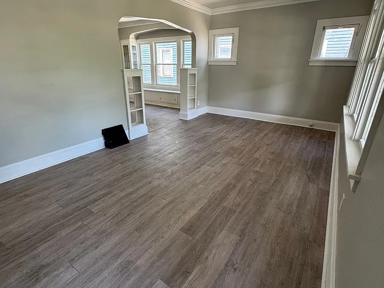 2 bed, 1.0 bath, $1,300 — Photo 9