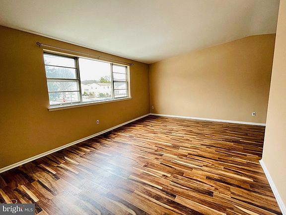 2nd image of 11815 Audubon Ave