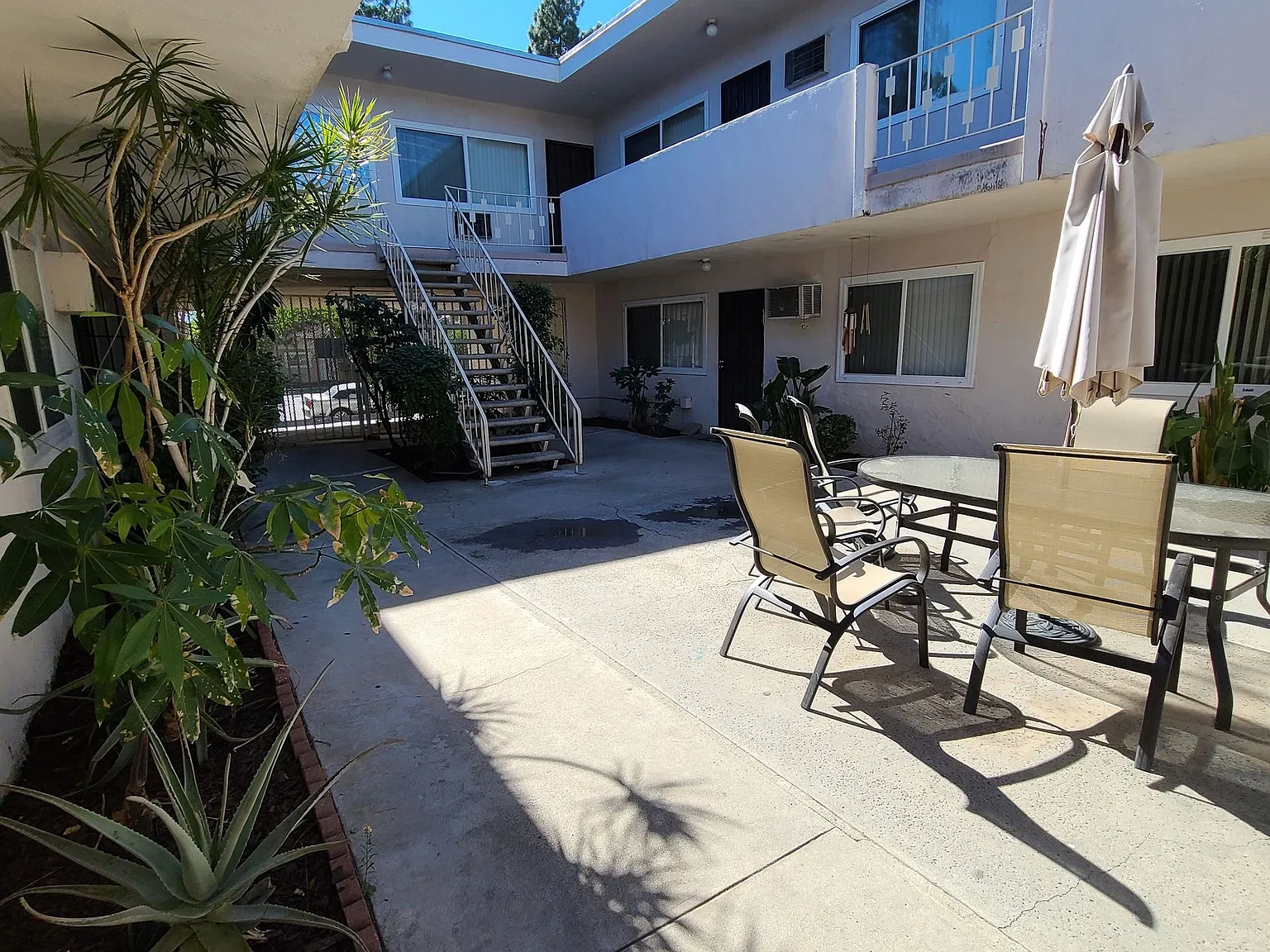 17087 Chatsworth Street — Photo 4