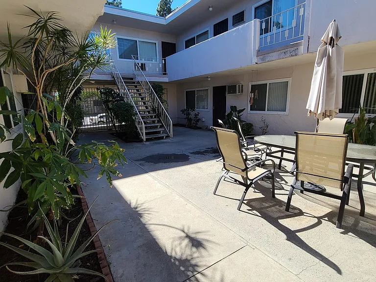 17087 Chatsworth Street — Photo 4