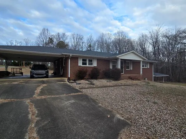 1239 Old Leaksville Rd, Ridgeway, VA 24148