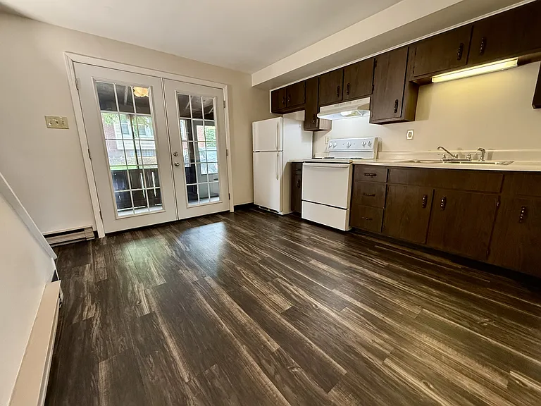 230 W Madison St #3 — Photo 7