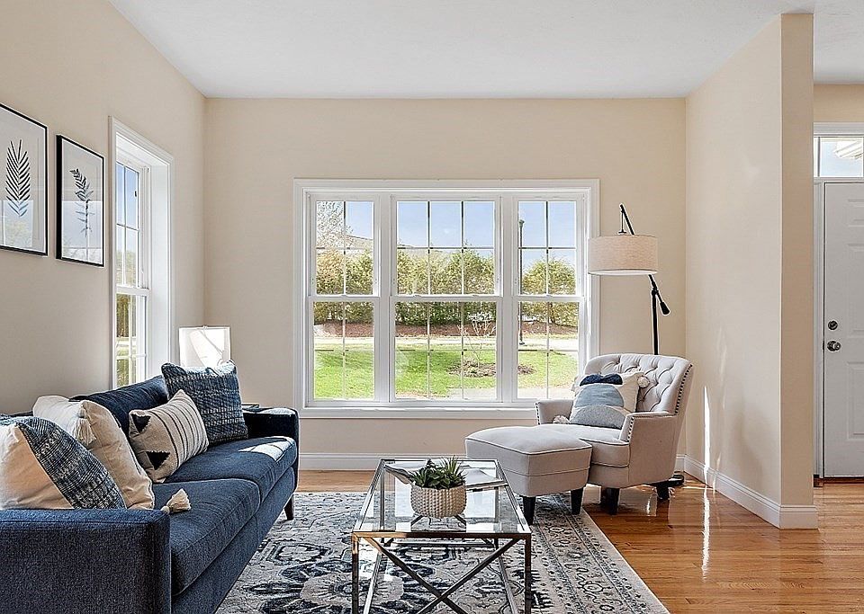 98 Tea Party Cir Holden MA Zillow