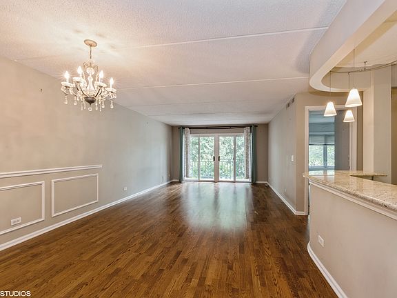 5th image of 3900 W Bryn Mawr Ave APT 209