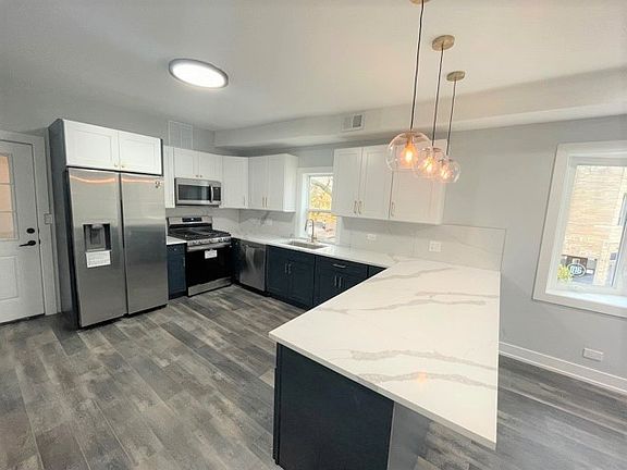 2nd image of 5101 N Lincoln Ave #2
