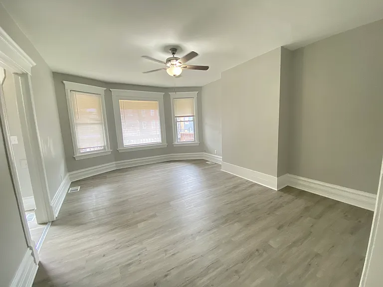 3842 W Division St — Photo 15