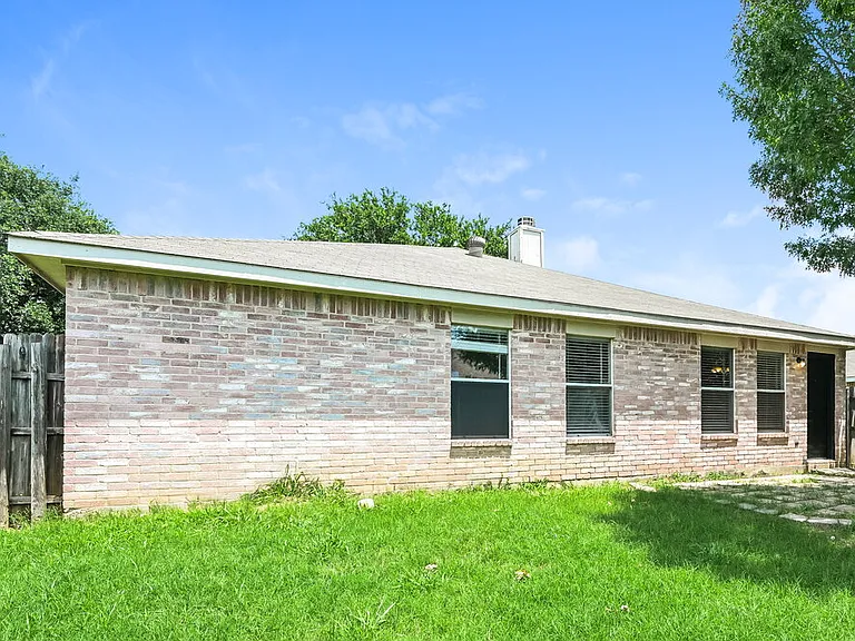 317 Taylor St — Photo 16