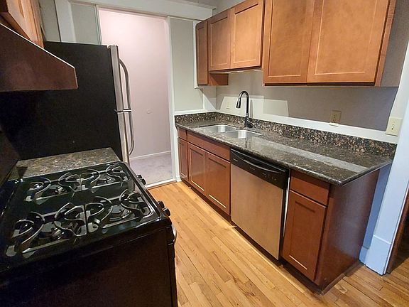 2nd image of 500 Fry St #6