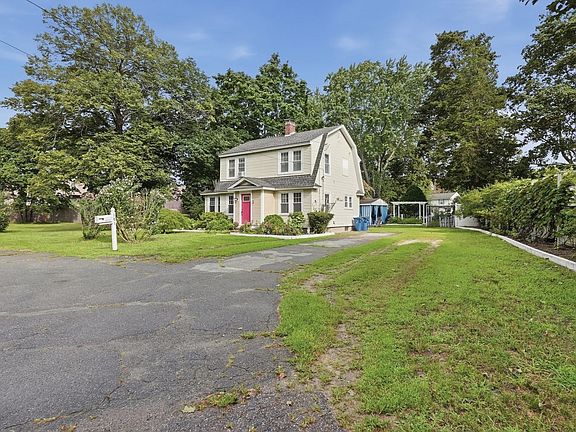 2nd image of 101 Pleasant St
