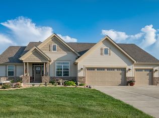 808 Autumn Rise Ln, Columbia, IL 62236