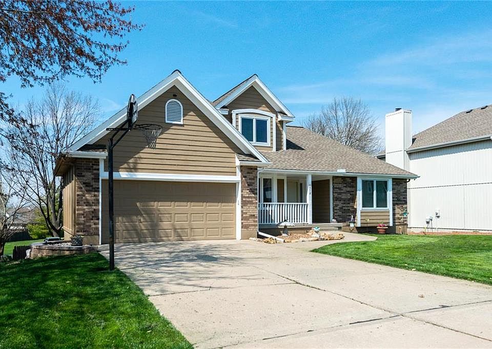 1st image of 4512 NE Jamestown Dr
