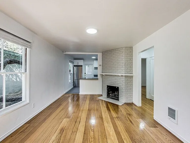 1207-1231 University Avenue — Photo 17