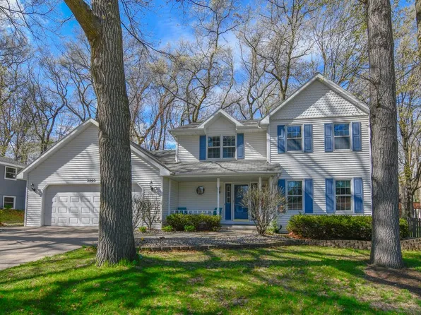 2560 Zak Ln, Green Bay, WI 54304
