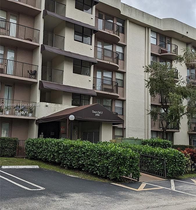 1st image of 2701 Riverside Dr APT 206-B