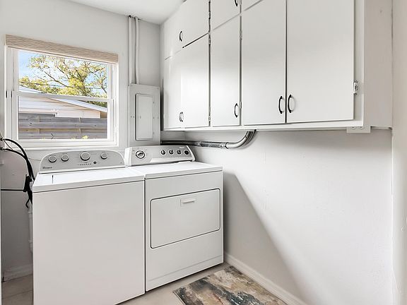4th image of 3309 Bougainvillea St