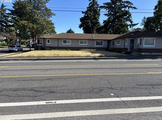 7424 NE Halsey St, Portland, OR 97213