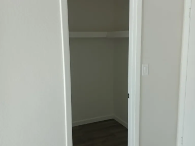 2910 W Marconi Ave #202 — Photo 7