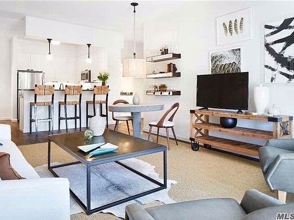 5th image of 10 Greybarn Ln APT 218