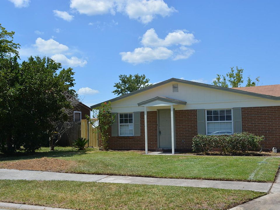 2nd image of 10917 Hardwick Ln