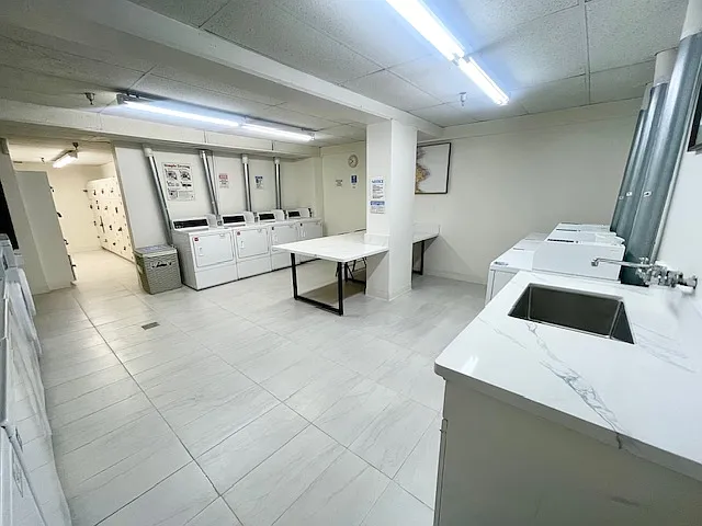 Occidental Towers Apartments — Photo 19