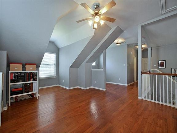 4th image of 908 Golden Palomino Ct