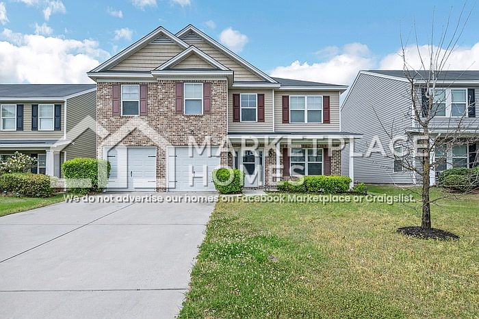 1st image of 10 Amber Dr