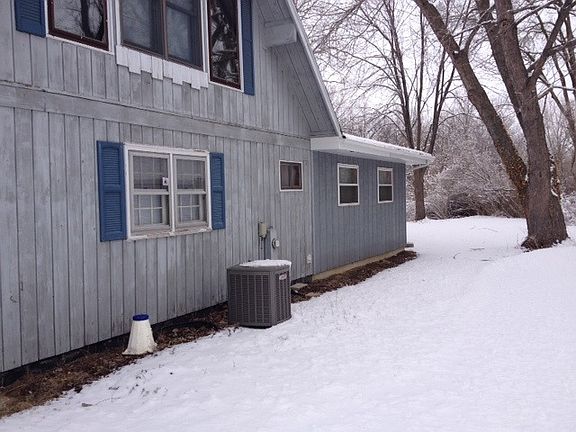 4th image of 3280 N Lakeside Dr