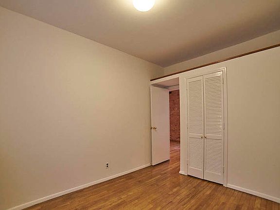 4th image of 320 E 92nd St APT 3RE