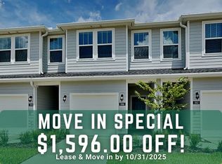 586 Holly Lakes Dr, Orange Park, FL 32073