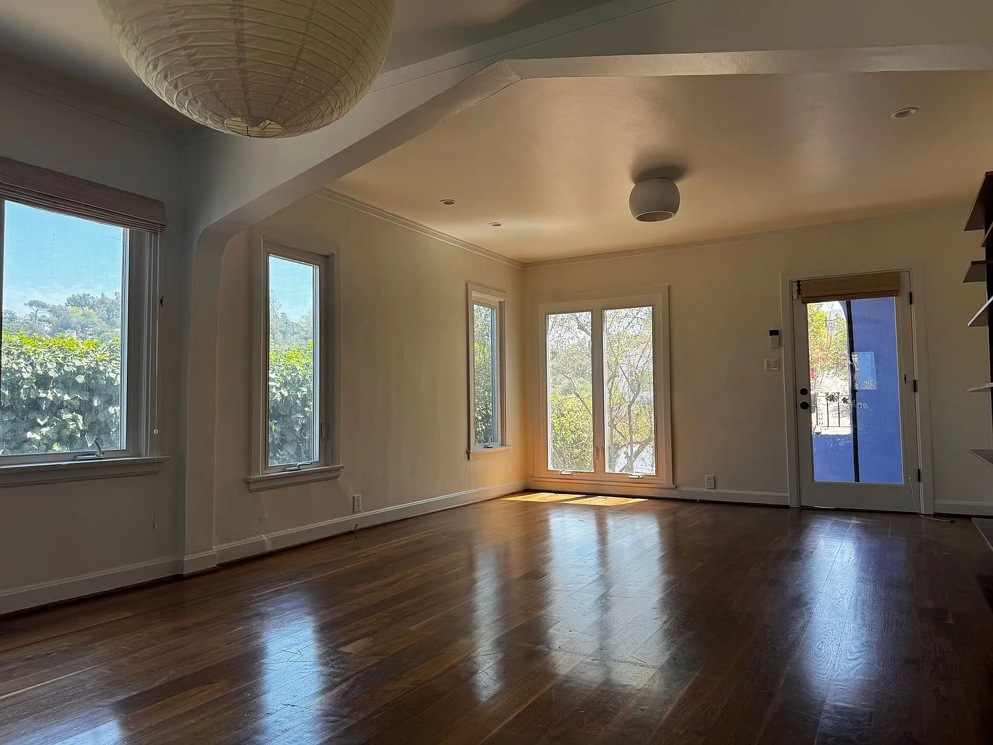 Gorgeous Silverlake 3+2+Detached Office with Bathroom — Photo 2