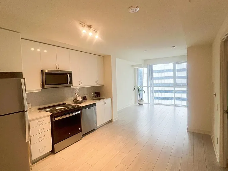 4955 Yonge St #2815 — Photo 2