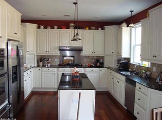 215 N Estates Cv, White Hall, AR 71602