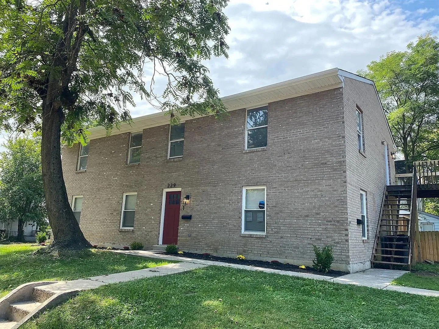 3 bed, 2.0 bath, 1350 sqft, $1,795 — Photo 1