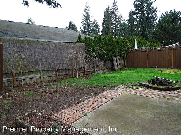 4th image of 1112 NE 142nd Ave