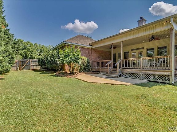 2nd image of 876 Amberwood Dr