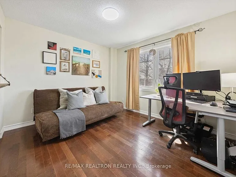 68 Flint Cres #UPPER — Photo 30