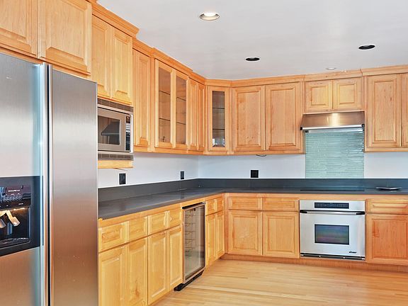 4th image of 918 16th St APT 1