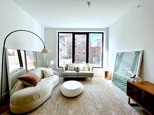 3rd image of 165 Lexington Ave APT 6A