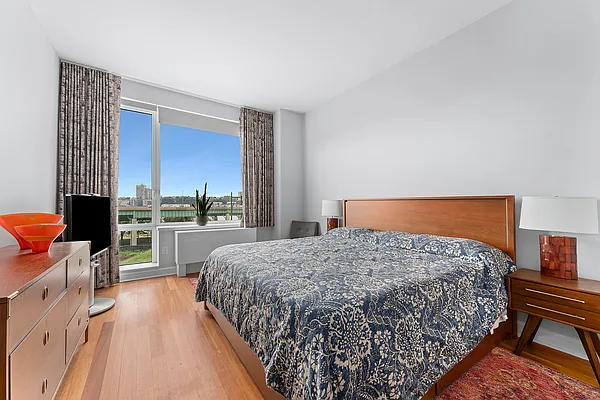 Sold by Compass | media 6