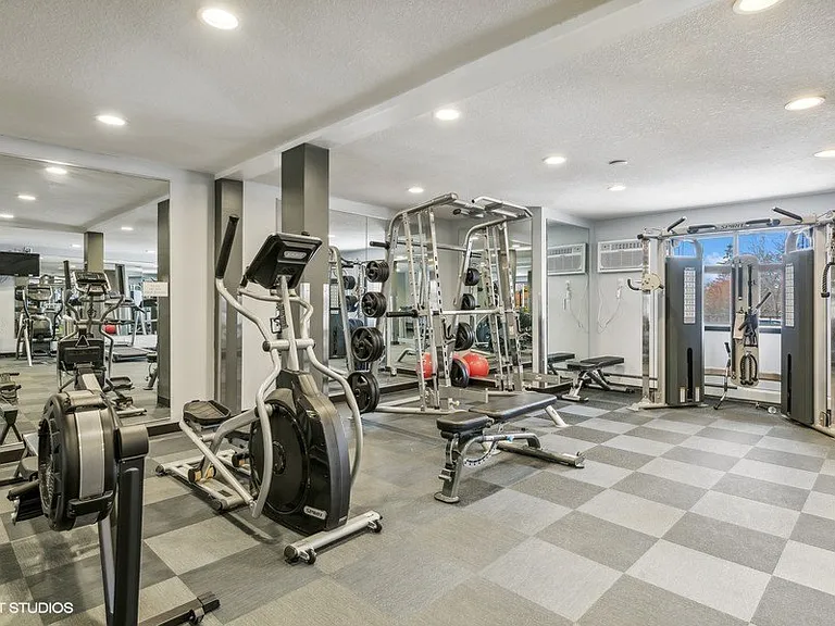 Park Glen Apartments — Photo 14