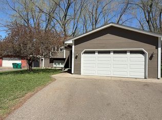 1011 103rd Ln NW, Coon Rapids, MN 55433