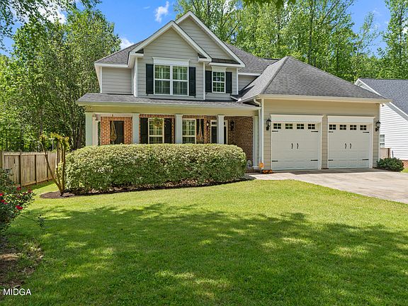 2nd image of 956 Huntcliffe Ct