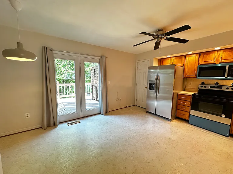 9799 Mock Orange Ct — Photo 8