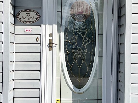 2nd image of 33 Oak Dr